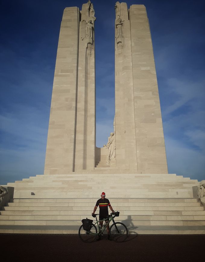 Canadees monument